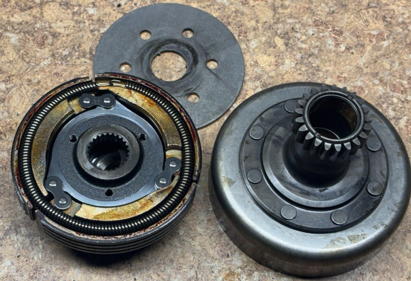 1981 Honda ATC 200 3 Wheeler Engine Motor Centrifugal Clutch Plates Housing F5