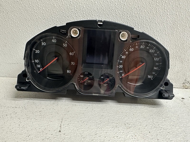 2006-2007 VW Passat Cluster Speedometer tach gauges instrument panel oem 37k