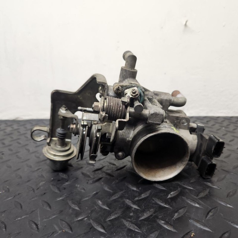 00-04 Nissan Xterra 3.3L V6 AT Throttle Body Assembly OEM 16118-4S111