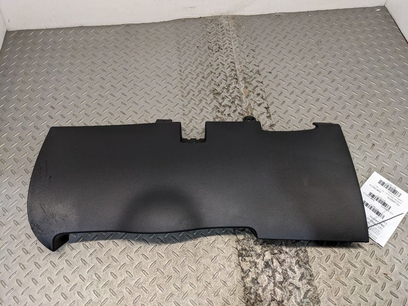 2015-2020 GMC YUKON CHEVROLET SUBURBAN LEFT DRIVER FRONT KNEE PANEL TRIM 1184737