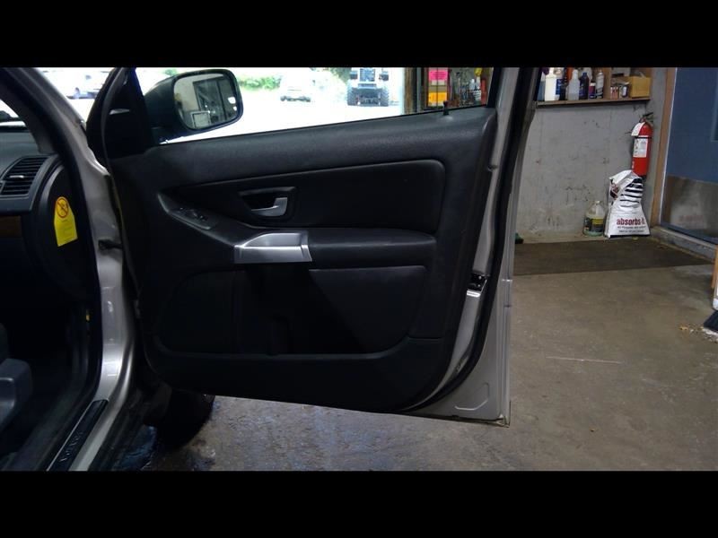 2004 XC90 Passenger Right Front Door Trim Panel 1171634