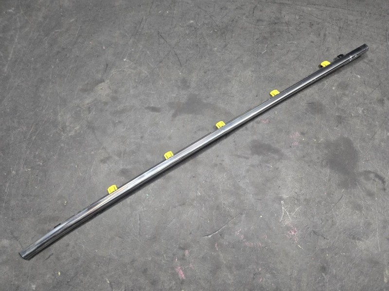 Rear Left Door Window Belt Molding 2019 Honda CR-V 72950-TLA-A01 2017 - 2022