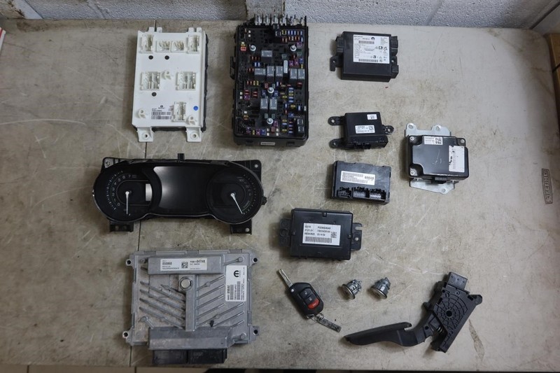 Jeep Wrangler JL 2.0L Hybrid OEM Engine Control Module ECU w/ Key Kit Cluster BC