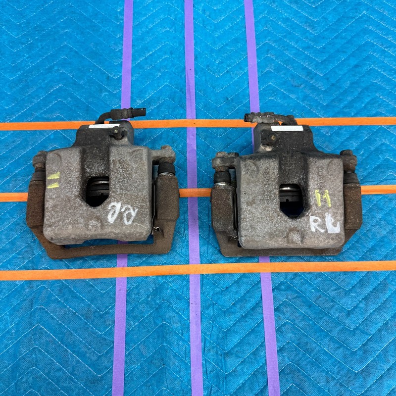 2010–2015 Chevrolet Camaro Rear Brake Calipers Left Right 112K OEM
