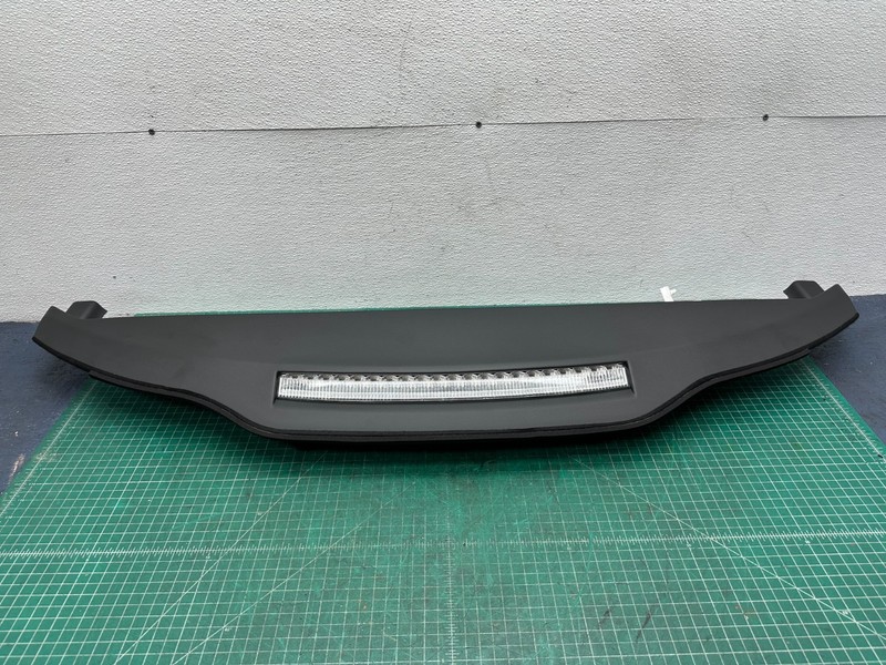 14-21 MASERATI GHIBLI - REAR GLASS SUNSHADE W/ 3RD BRAKE LIGHT OEM