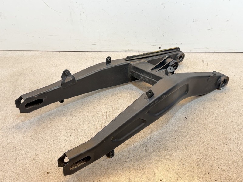 2024 Kawasaki EX 650 Ninja Swingarm Rear Back Swing Arm Suspenssion EX650 24