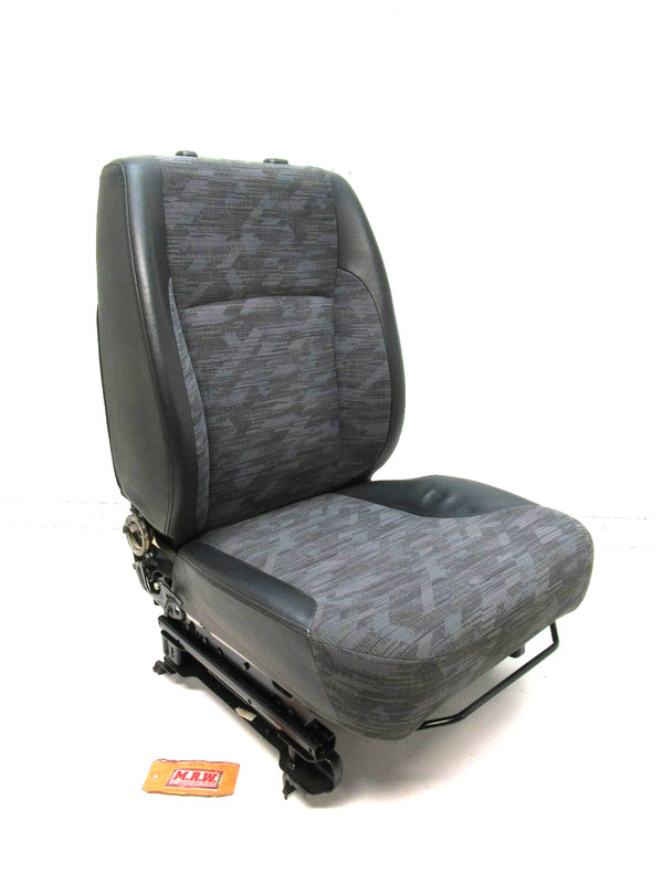 SEAT MANUAL TRACK CLOTH BASE RIGHT FRONT PASSENGER SIDE for 02-04 CRV CR-V HONDA
