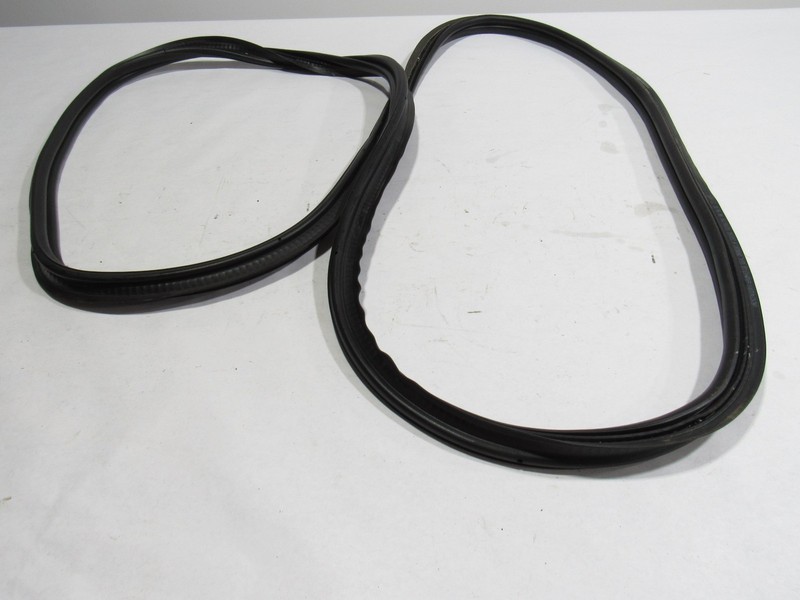17-20 Mercedes GLE 43 C292 2019 Rear Trunk Tailgate Weather Strip Seal Rubber :Y