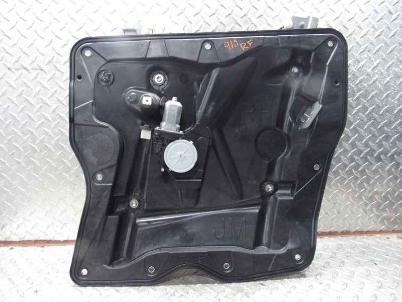 08-10 NISSAN ROGUE RIGHT FRONT PASSENGER DOOR INNER TRIM PANEL REGULATOR
