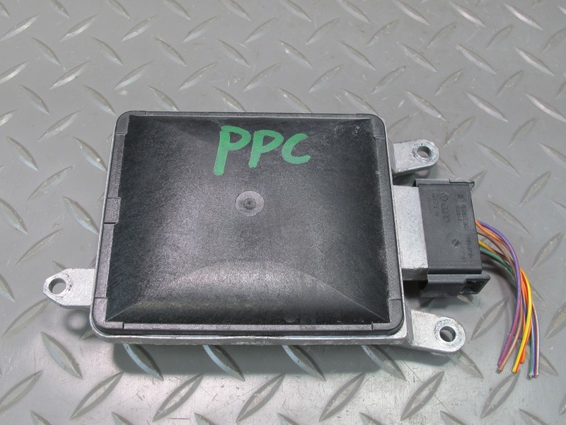 2011-2014 PORSCHE CAYENNE 958 REAR RIGHT SIDE BLIND SPOT SENSOR CONTROL MODULE