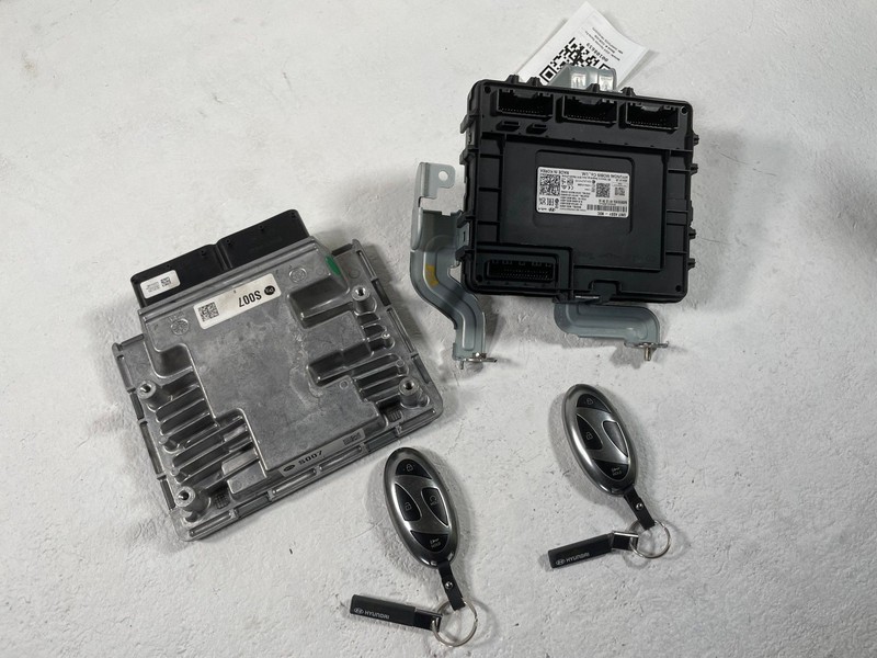 24-26 HYUNDAI SANTA FE FWD ENGINE & BODY MODULE ECM BCM W/ KEY FOB 2.5L # 108659