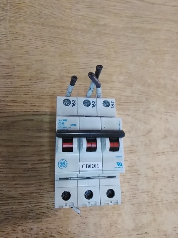GE V07305 V-Line C5 3P 277/480VAC Circuit Breaker