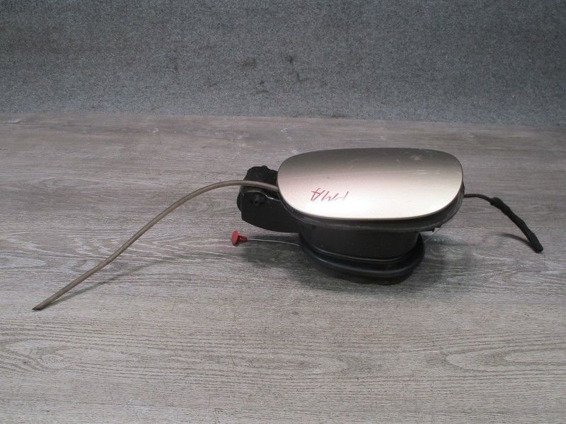 2015-2018 PORSCHE MACAN FUEL TANK FILLER DOOR LID COVER W HOUSING