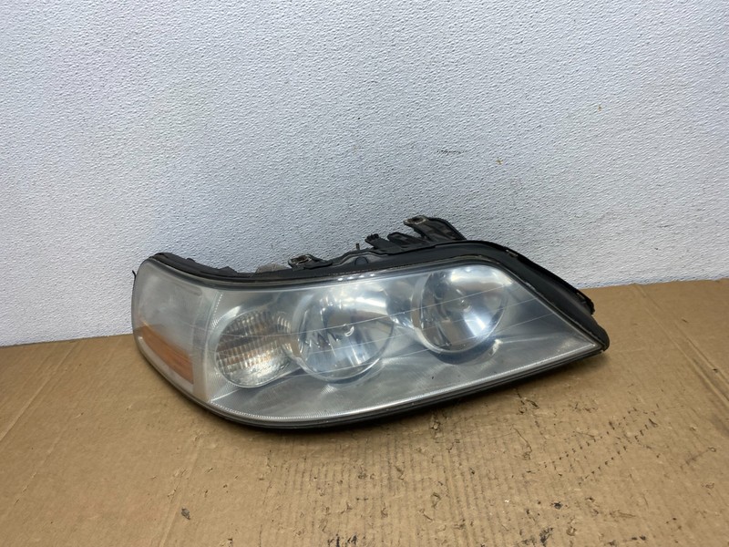 2005 to 2011 Lincoln Town Car Right Passenger Rh Side Headlight OEM AD2395 DW