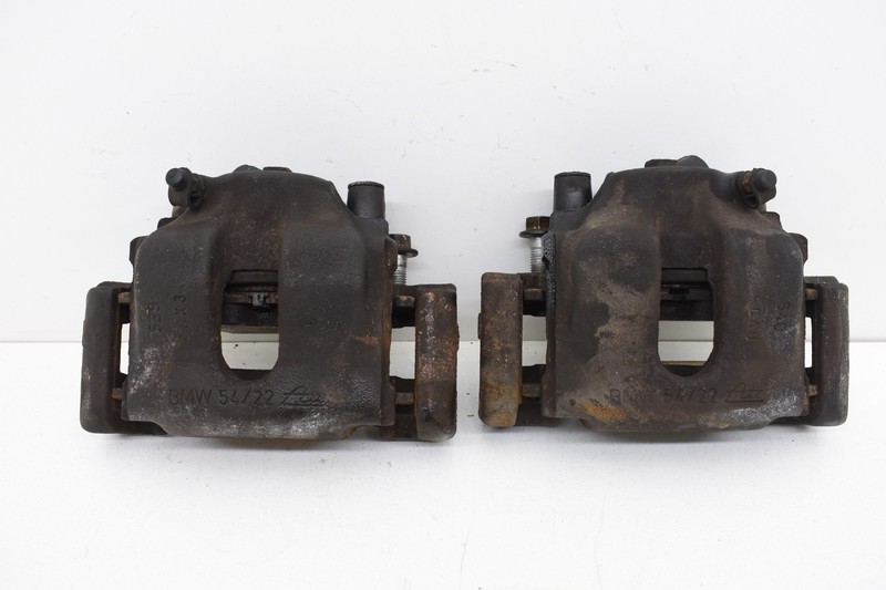 2002 BMW Z3 Front Left Right Brake Calipers Set Pair OEM KW52