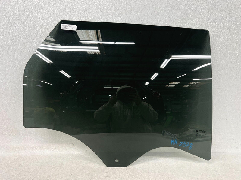 ⭐2018-2024 BUICK ENCLAVE REAR RIGHT PASS DOOR WINDOW GLASS PANEL OEM LOT2578