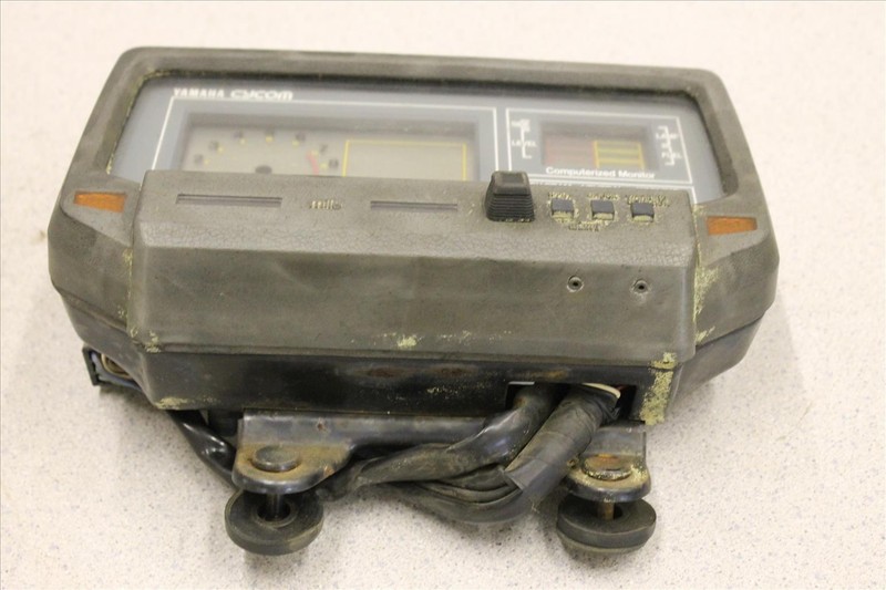 1982 YAMAHA XV 920 VIRAGO SPEEDOMETER ODOMETER SPEEDO GAUGE CLUSTER XV920 82