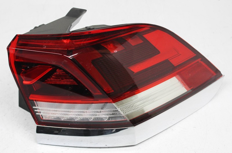 OEM Right Passenger Side LED Tail Lamp For VW Atlas Cross Sport 3CM-945-208-B