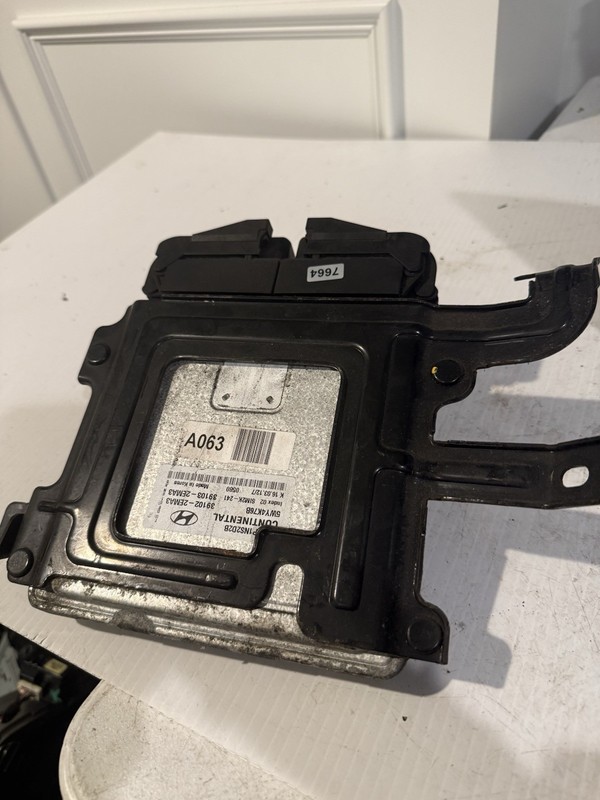 11-13 Hyundai Elantra 39103-2EMA3 Computer Brain Engine 1.8L ECU ECM Module