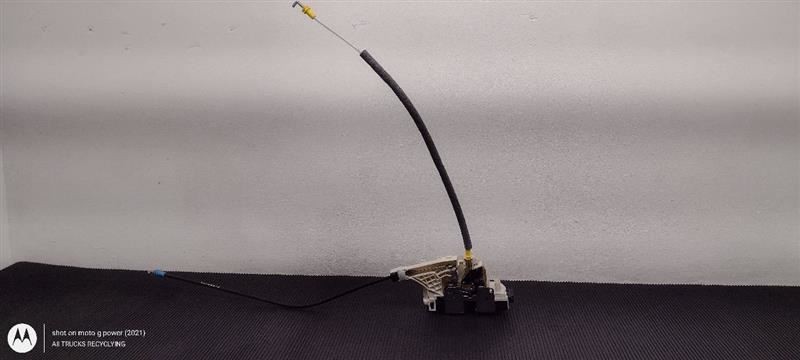 10-18 Mercedes-Benz Sprinter Front Right Door Power Lock Actuator OEM 9067201735