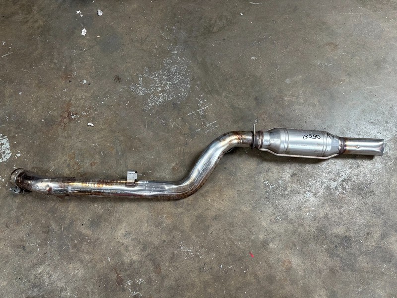 12-16 BMW 550i RWD EXHAUST MUFFLER FRONT RIGHT PIPE OEM