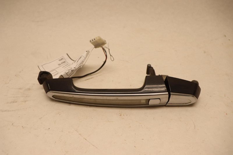 2013-2014 CADILLAC XTS REAR LEFT SIDE OUTER DOOR HANDLE W/ ILLUMINATED OEM