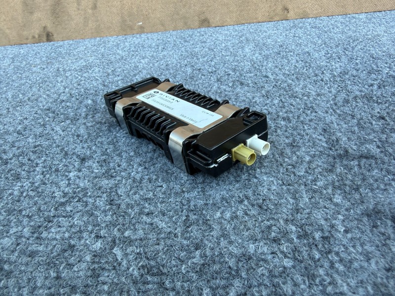RIVIAN R1S R1T 2022-2026 OEM ANTENNA AMPLIFIER CONTROL MODULE UNIT