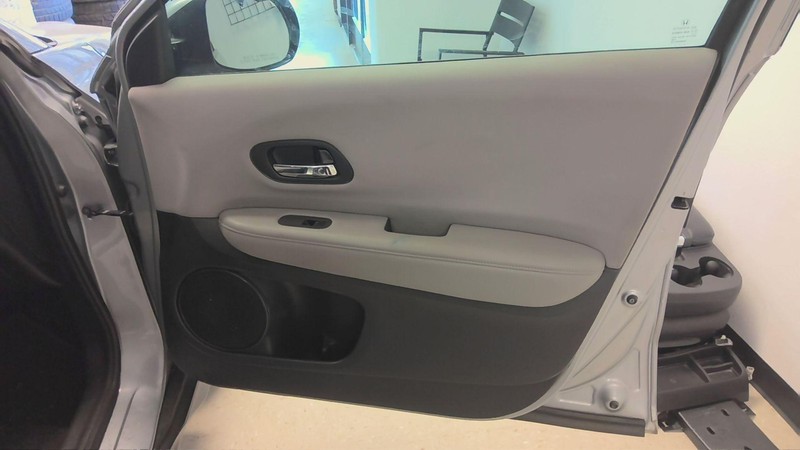 Front Door Trim Panel HONDA HRV Right 17 16 18 19 20 21 22