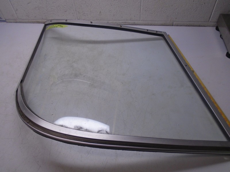 Z7 1994 Maxum 1700 Boat Windshield STB Right Driver