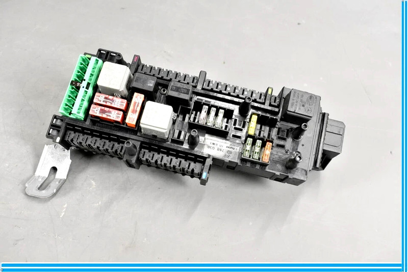 08-11 Mercedes W204 C250 C300 C180 Rear SAM Module Relay Fuse Box 2049005101 OEM