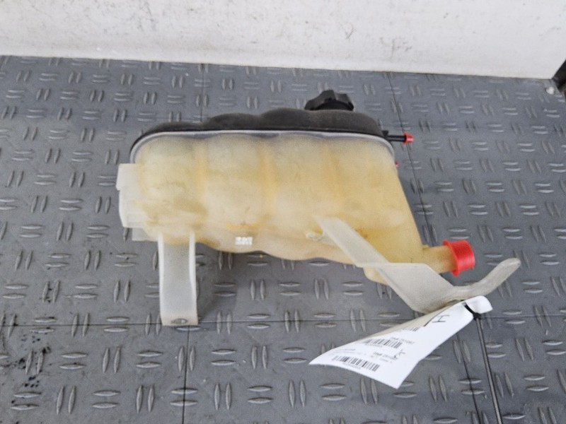 Coolant Reservoir Fits 15-20 ESCALADE 3545885