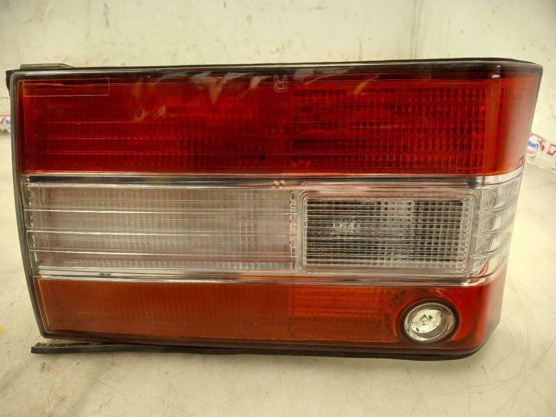 90 91 92 93 94 LEXUS LS400 PASSENGER RIGHT TAIL LIGHT AFTERMARKET