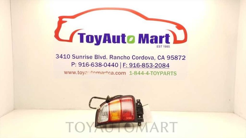 98-00 TOYOTA RAV 4 PASSENGER SIDE REAR RIGHT TAIL LIGHT ASSEMBLY