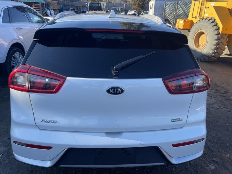 2017-2019 KIA Niro Tail Gate White
