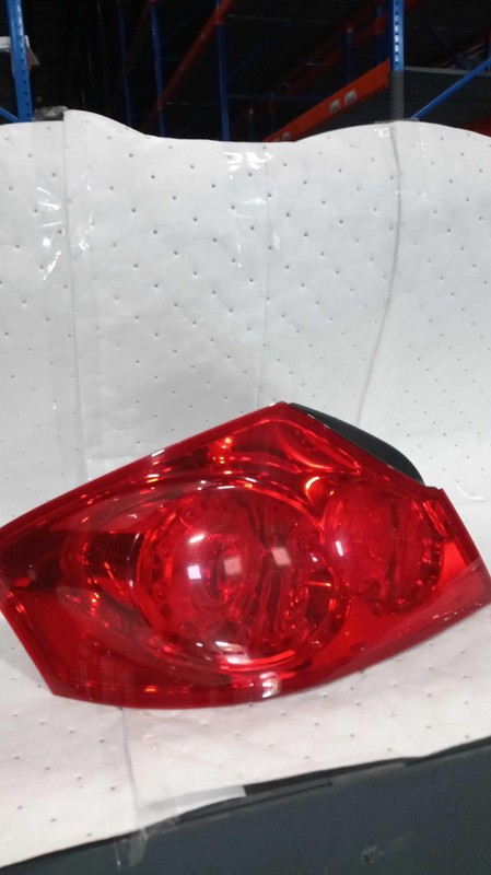 2009 INFINITI G37 Left Blue Tail Light Assembly OEM 229364, 110K Miles
