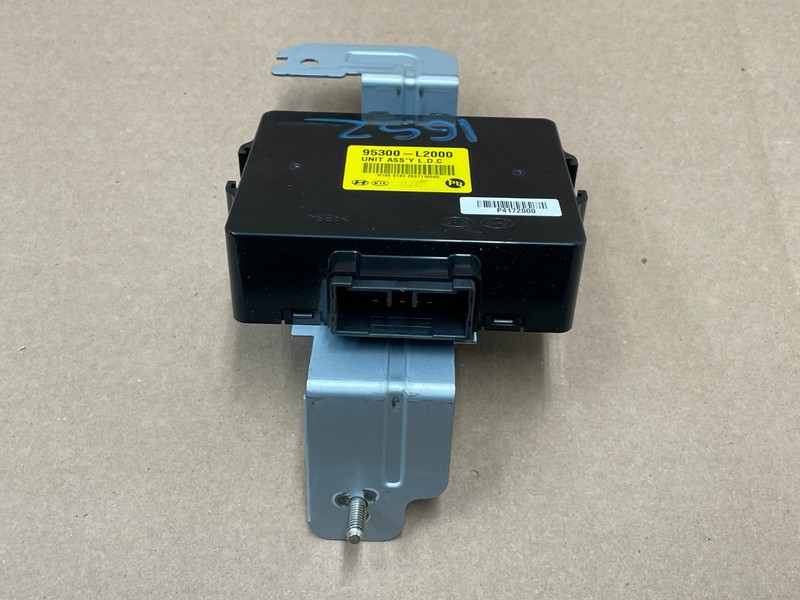21 22 23 24 Kia K5 AC DC Power Inverter Computer Control Module Unit 1652 OEM