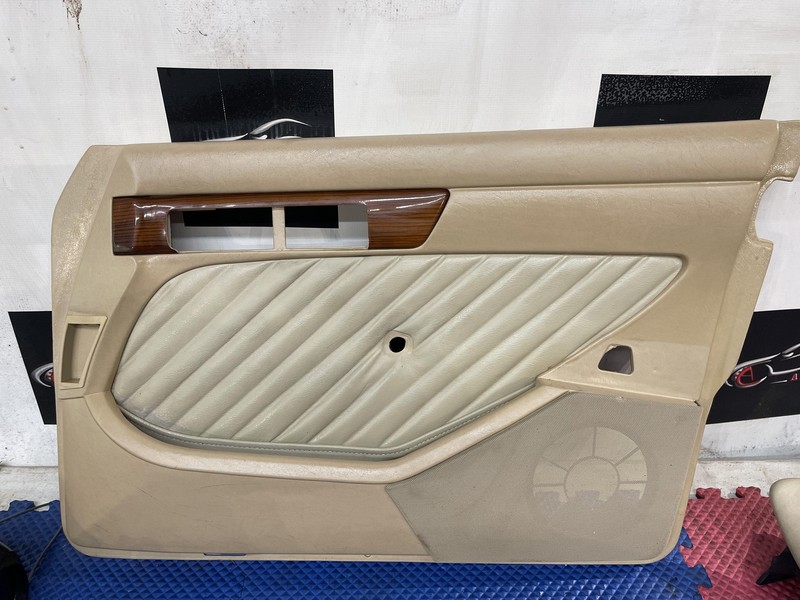 1986 - 1991 Mercedes Benz W126 Front Right Passenger Door Panel Beige Wood Grain
