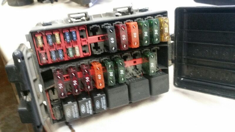 TFORD1501997 Fuse Box, Engine 48885