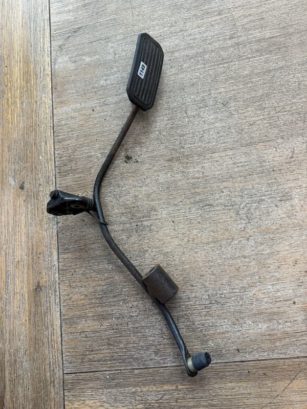 2001 chevy prizm Accelerator Gas Pedal