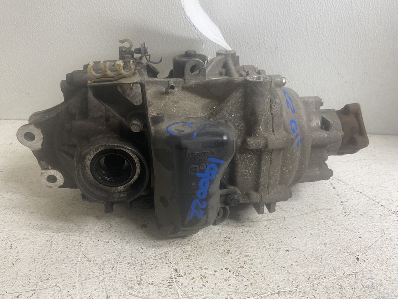2015-2016 Honda CR-V CRV Rear Differential Carrier 3rd Member Diff Pumpkin Oem