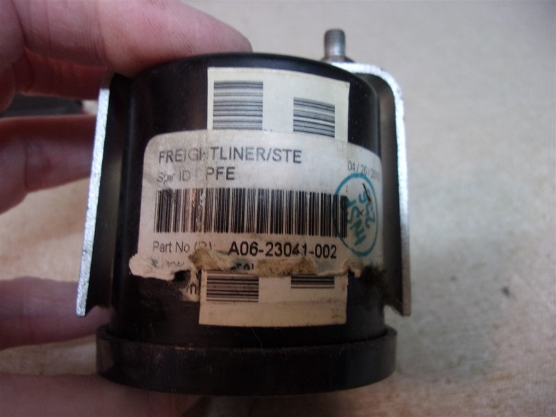 Freightliner A06-23041-002 Clock Gauge *FREE SHIPPING*