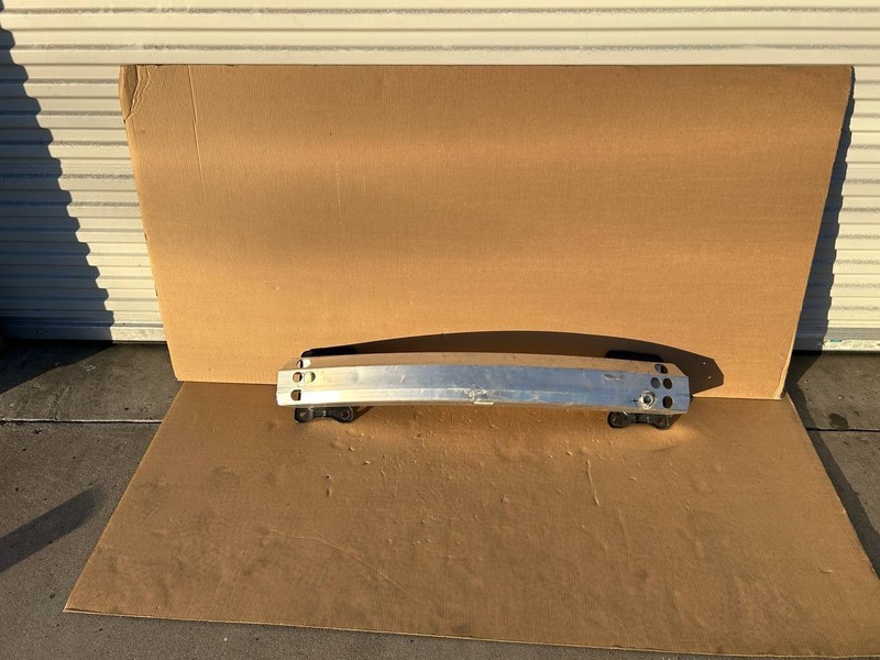 ✅Tesla Model Y Rear Bumper Reinforcement Impact Bar 1487616-00-C w/dent
