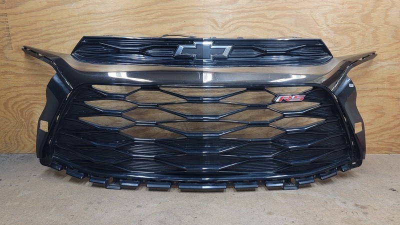 2021 2022 2023 CHEVROLET TRAILBLAZER RS Front Bumper Grille W/Emble 42752116 OEM