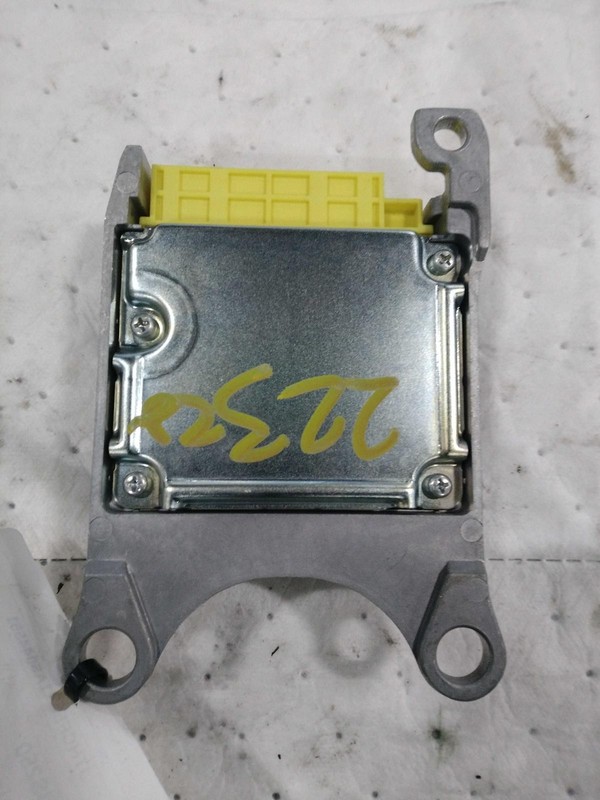 Used Air Bag Module fits: 2010 Lexus IS250 Air Bag air bag center console Grade
