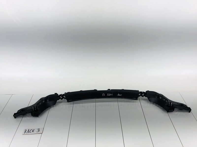 13-18 BMW 320I F30 REAR CENTER BUMPER PANEL MOUNT GUIDE BRACKET OEM