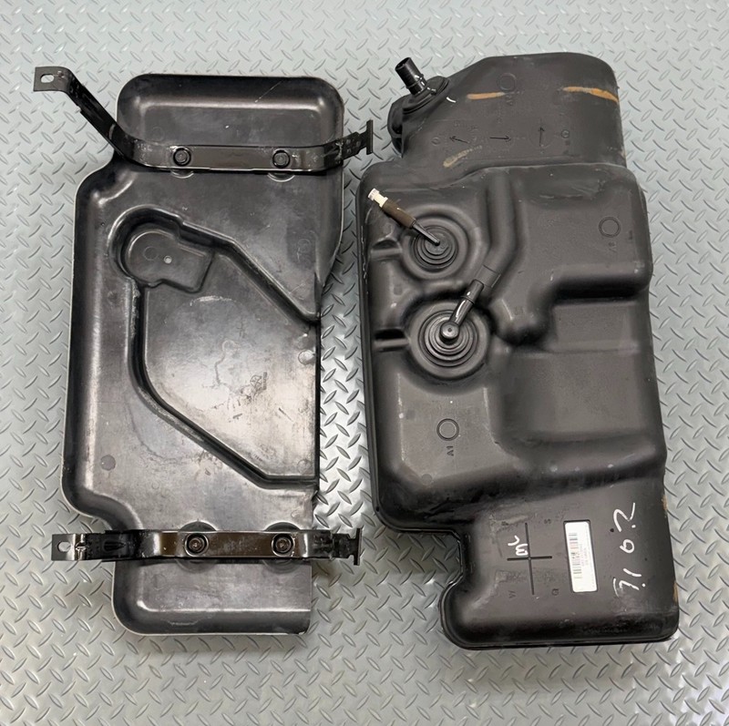 ✅ 2013-2024 RAM 1500 DIESEL 3.0L OEM FUEL TANK w/ FLUID TANK DEF PAN STRAPS SKID
