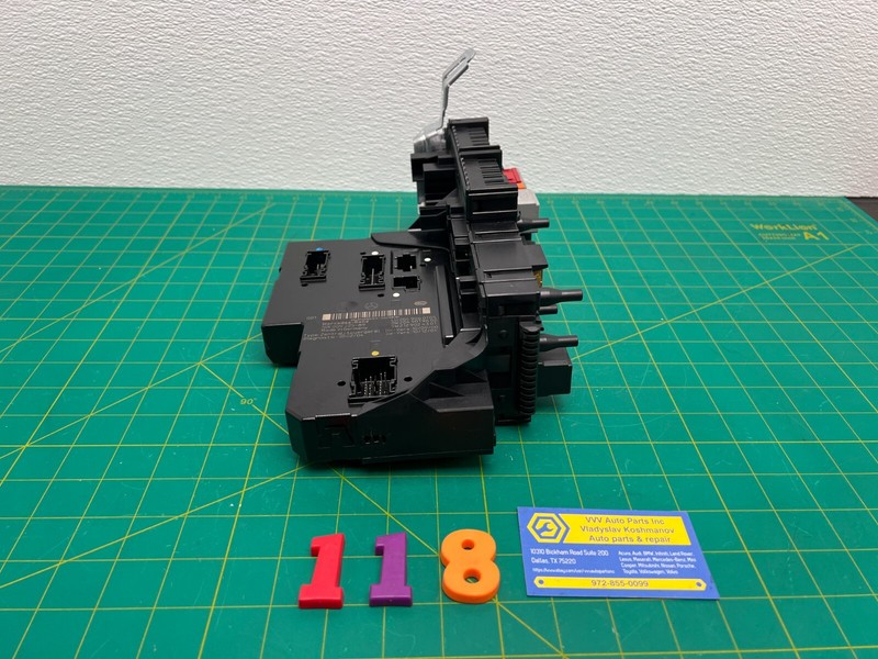 12-14 Mercedes C-class W204 REAR SAM FUSE BOX RELAY MODULE OEM