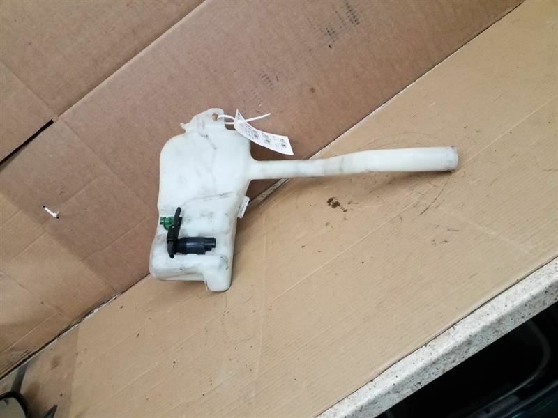 Wash Reservoir With Fluid Level Sensor Fits 06-07 LIBERTY 246634