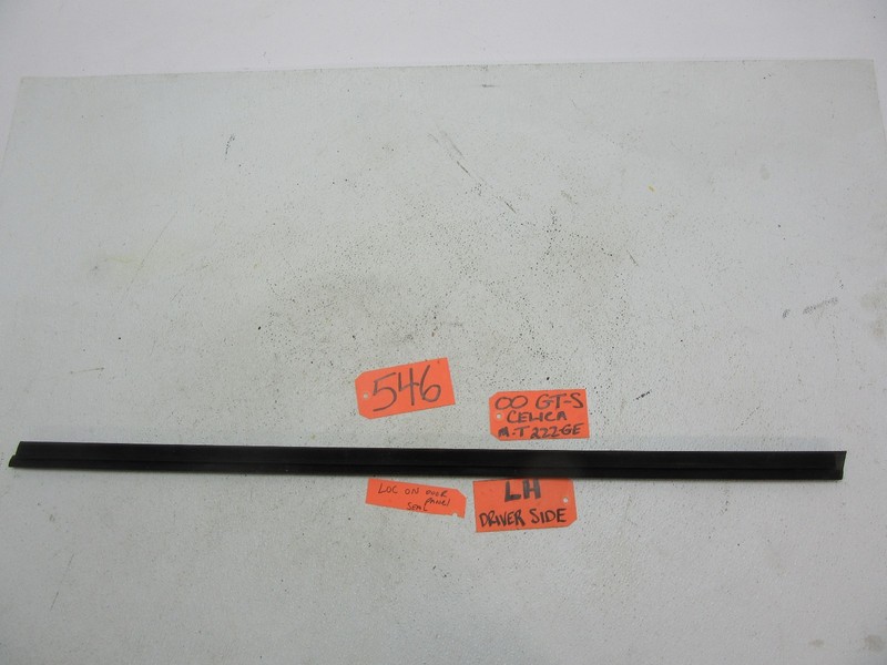 DOOR PANEL GLASS WINDOW INSIDE INNER MOLDING SEAL RUBBER LEFT L for CELICA 00-05