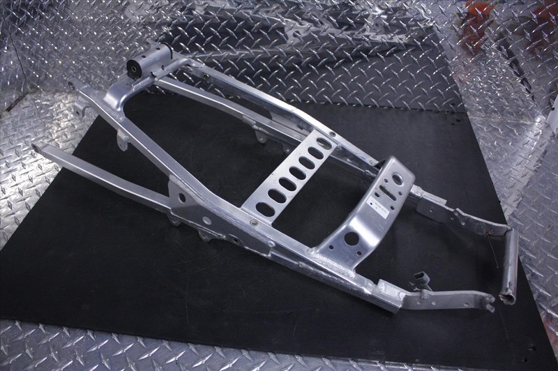 1997 SUZUKI VZ 800 MARAUDER REAR TAIL SUBFRAME SUB FRAME SEAT RAIL VZ800 97